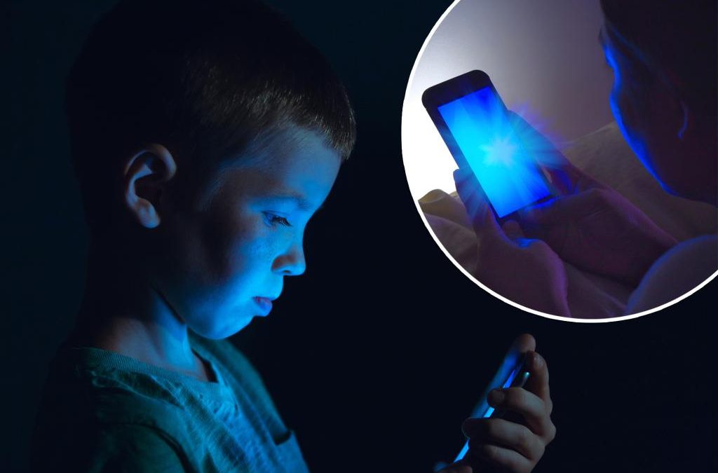 Blue light from phones, tablets may induce early puberty: study